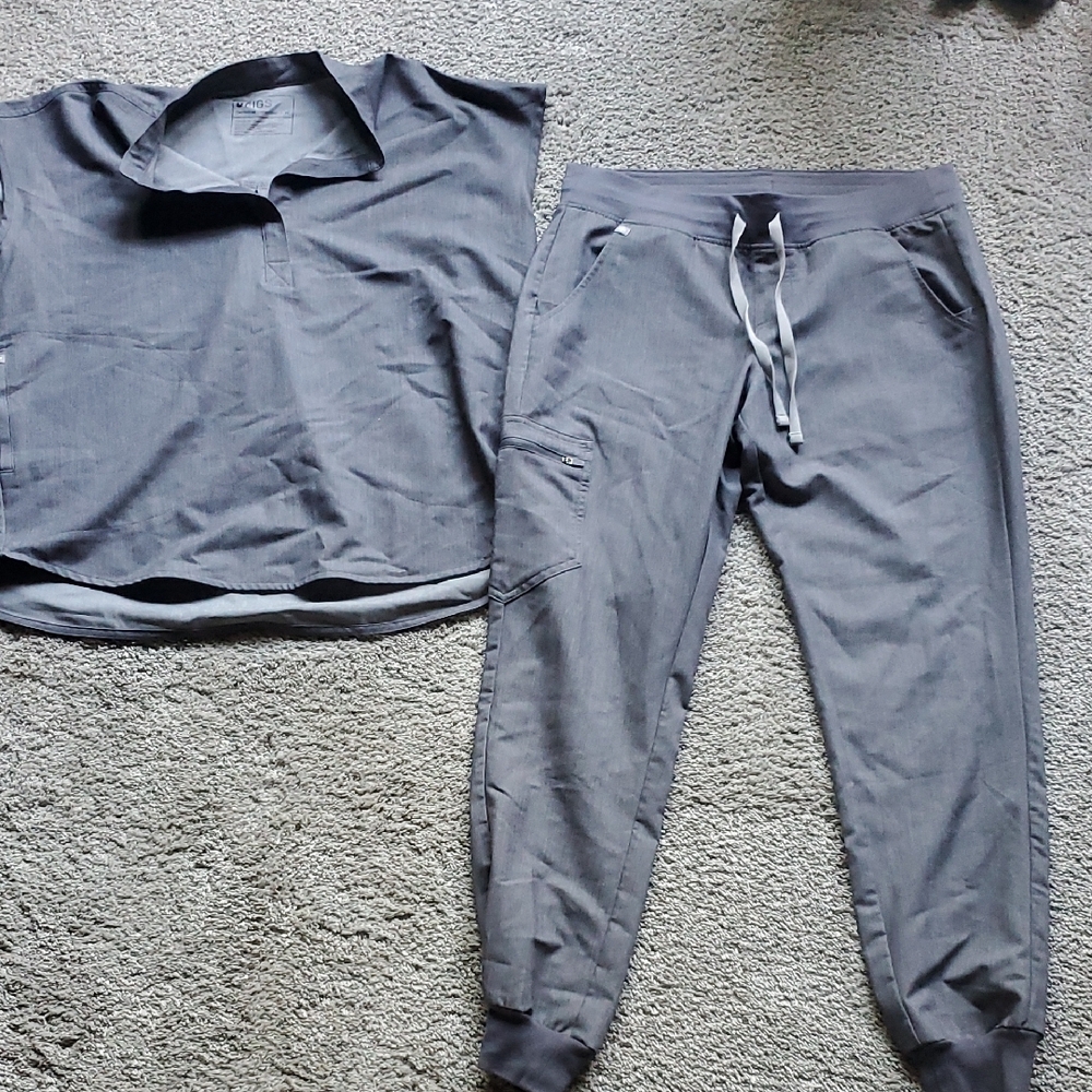 Figs Gray Loungewear Set with Cropped Top and Jogger Pants